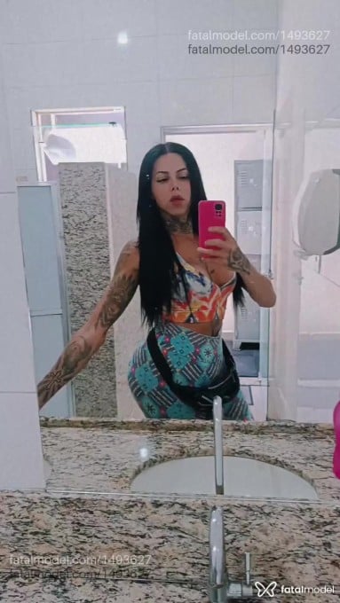 Acompanhante travesti morena (o) de olhos mel em Uberaba - Lollá Sexxyyyy