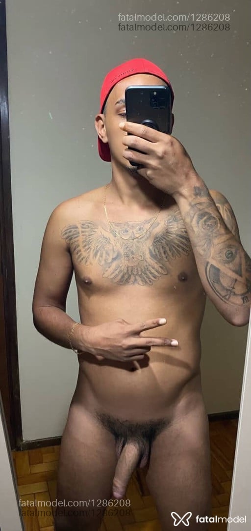 Acompanhante homem morena (o) de olhos pretos - Yuri castro Acompanhante homem morena (o) de olhos pretos - Yuri castro