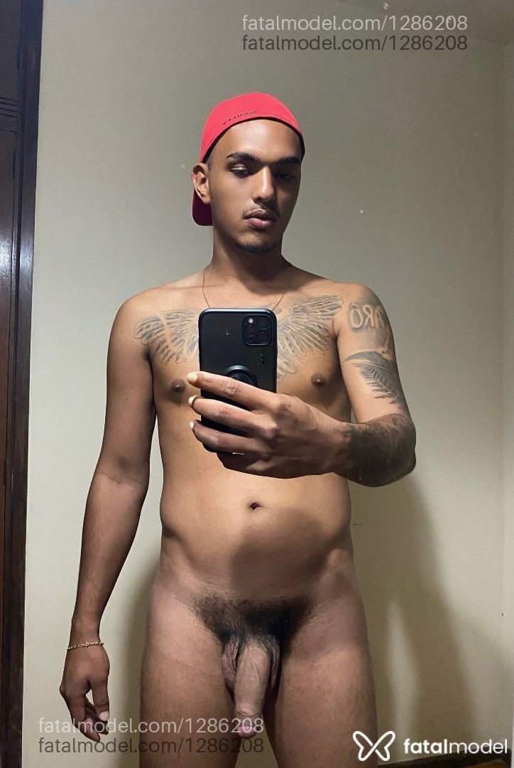 Acompanhante homem morena (o) de olhos pretos - Yuri castro Acompanhante homem morena (o) de olhos pretos - Yuri castro