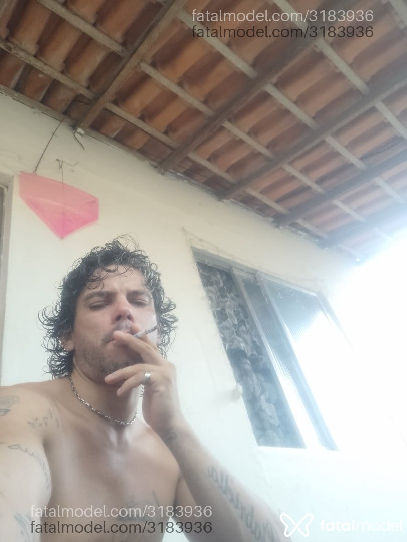 Acompanhante homem com cabelo castanho de olhos castanhos - Gabriel Carlos Acompanhante homem com cabelo castanho de olhos castanhos - Gabriel Carlos