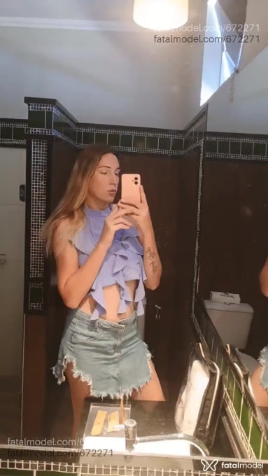 Acompanhante mulher trans com cabelo castanho de olhos castanhos em Rinópolis - Sophia