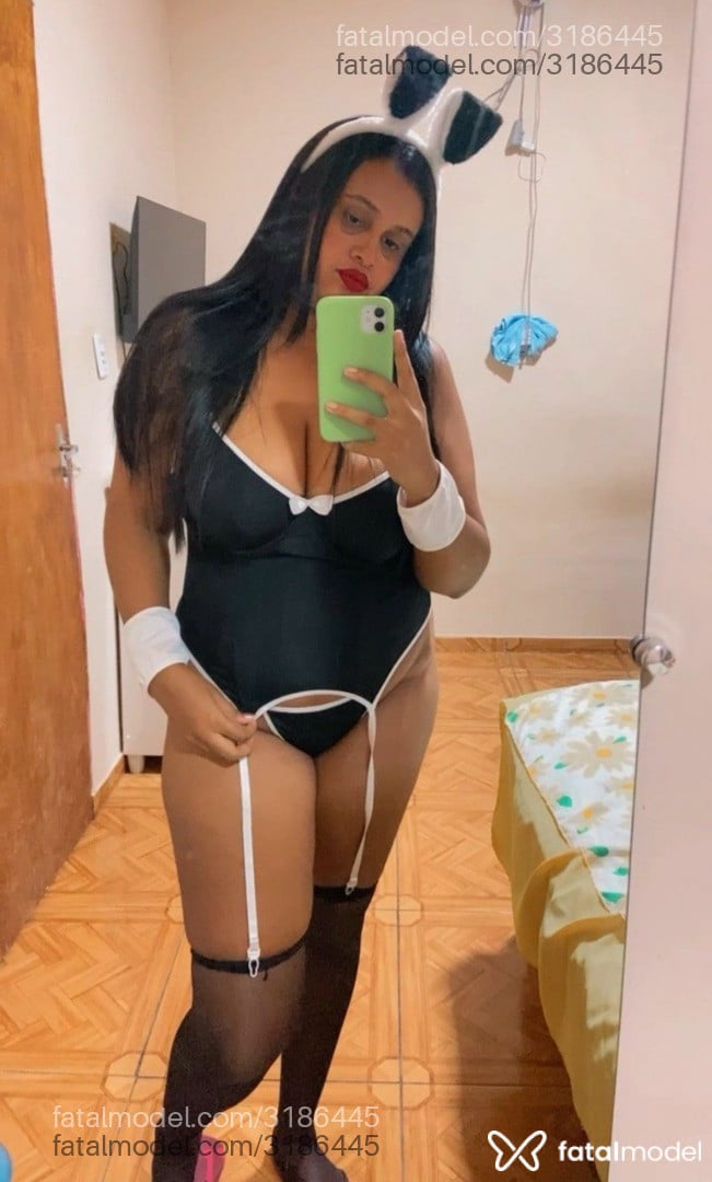 Acompanhante mulher morena (o) de olhos pretos em Virtual Acompanhante mulher morena (o) de olhos pretos em Virtual - Melissa