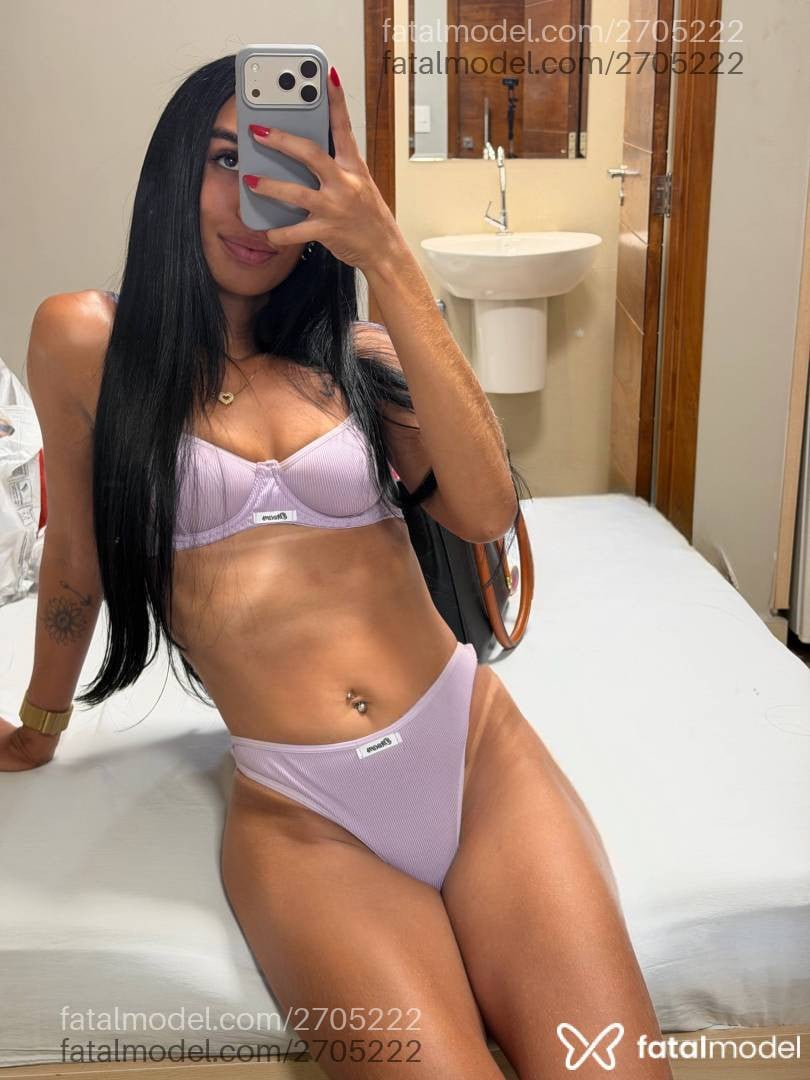 Acompanhante mulher morena (o) de olhos pretos - Thays Morena