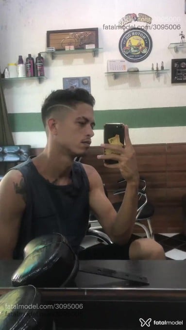 Acompanhante homem com cabelo castanho de olhos castanhos em Belém - Otavio