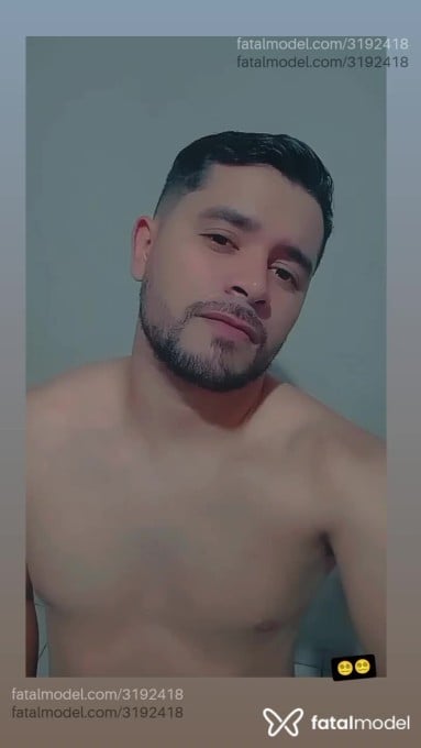 Acompanhante homem morena (o) de olhos castanhos em Imperatriz - Robson