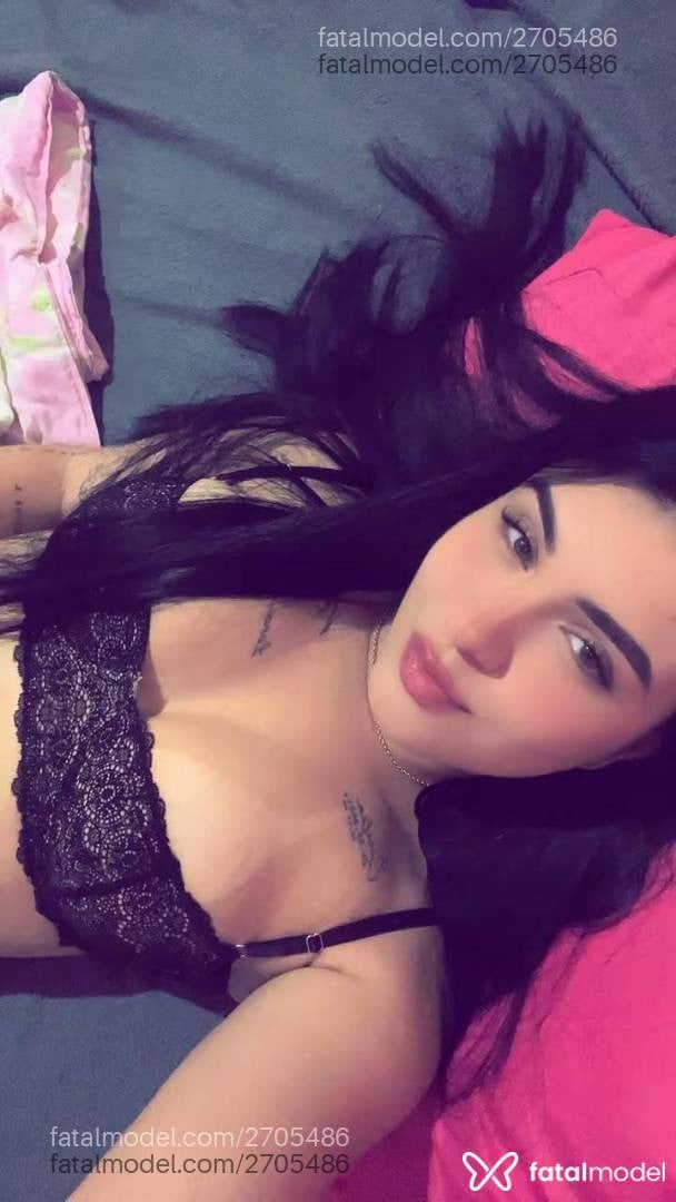 Acompanhante mulher morena (o) de olhos verdes - Analice