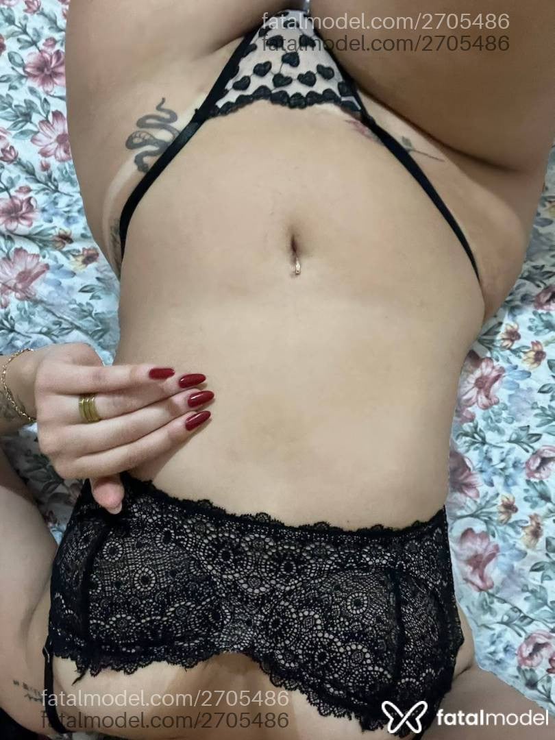 Acompanhante mulher morena (o) de olhos verdes - Analice