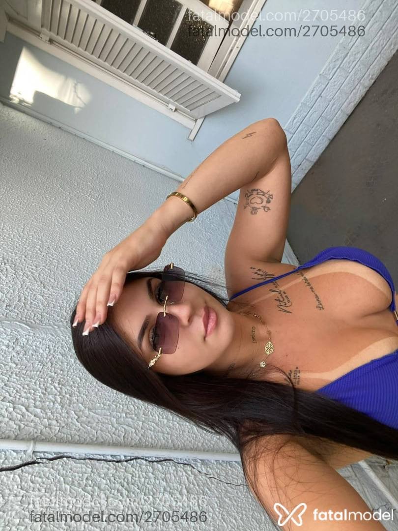 Acompanhante mulher morena (o) de olhos verdes - Analice
