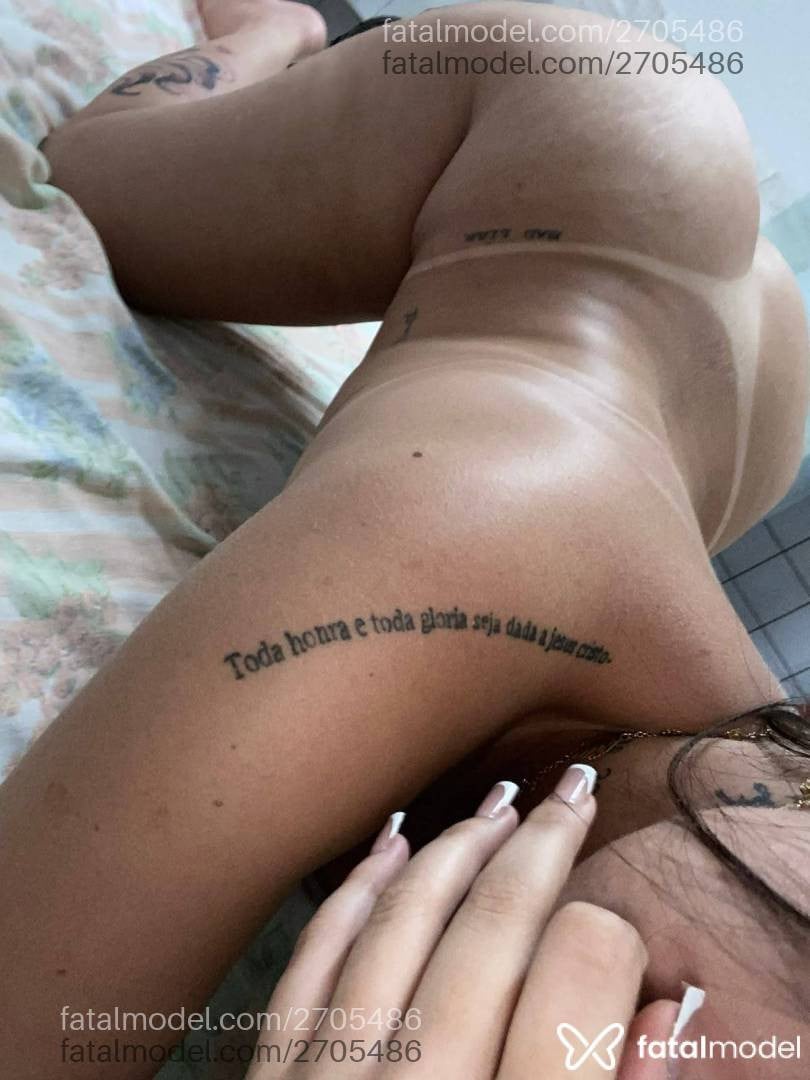 Acompanhante mulher morena (o) de olhos verdes - Analice