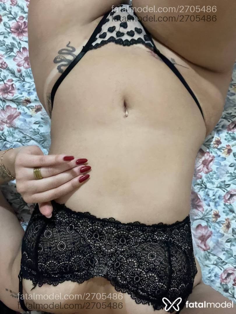 Acompanhante mulher morena (o) de olhos verdes - Analice