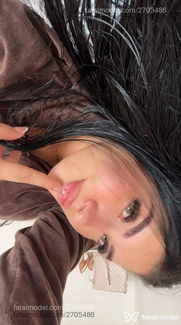 Acompanhante mulher morena (o) de olhos verdes - Analice