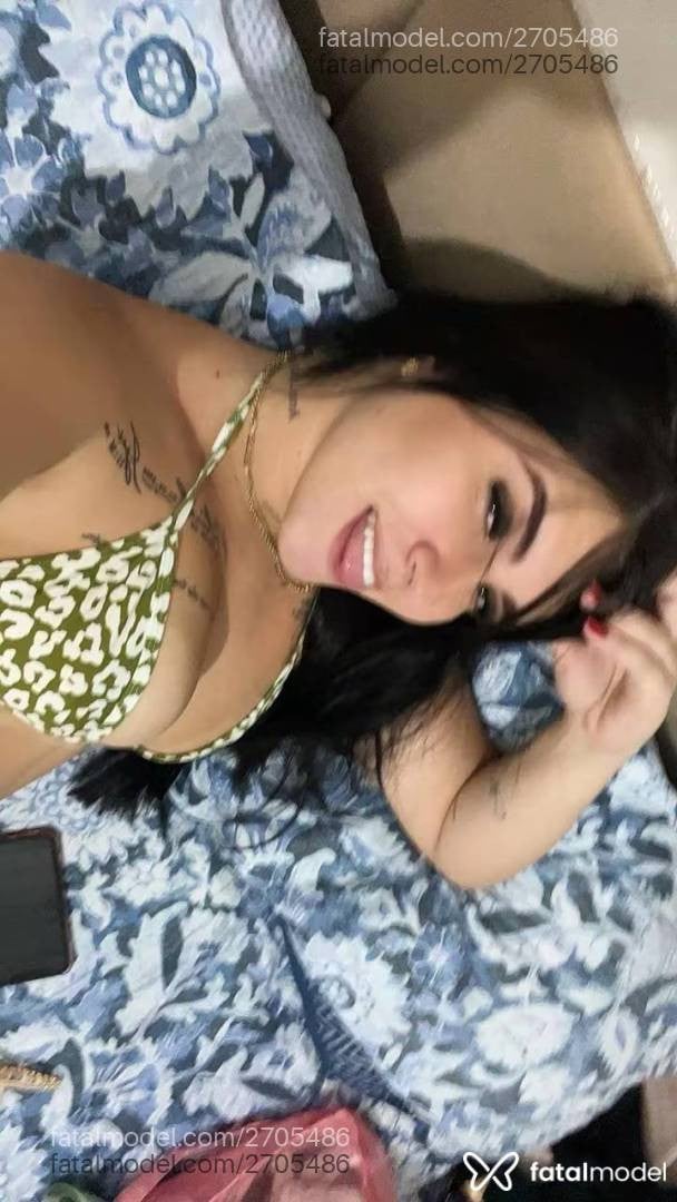 Acompanhante mulher morena (o) de olhos verdes - Analice