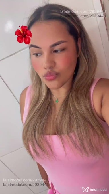 Acompanhante mulher morena (o) de olhos castanhos em Teixeira de Freitas Acompanhante mulher morena (o) de olhos castanhos em Teixeira de Freitas - Júlia Martins