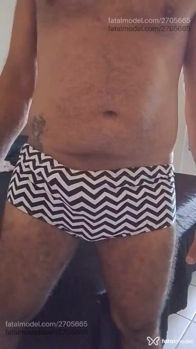 Acompanhante homem com cabelo castanho de olhos castanhos - Gregorio Acompanhante homem com cabelo castanho de olhos castanhos - Gregorio