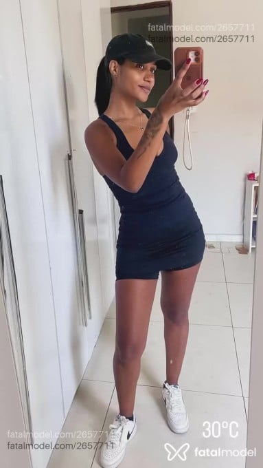 Acompanhante mulher morena (o) de olhos castanhos - Viviane