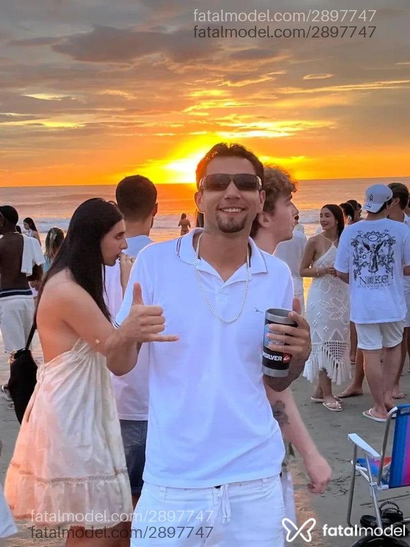 Acompanhante homem com cabelo castanho de olhos castanhos em Florianópolis - Raphael