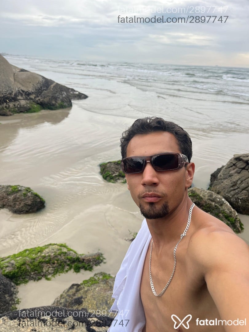 Acompanhante homem com cabelo castanho de olhos castanhos em Florianópolis - Raphael