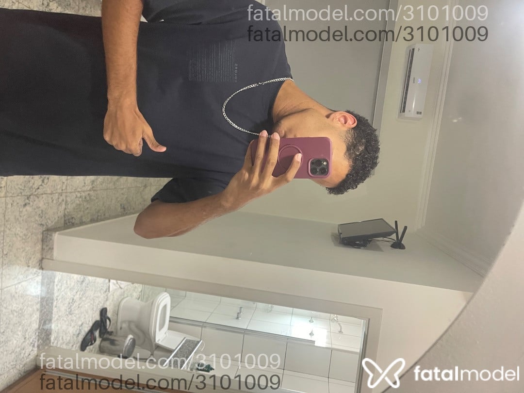 Acompanhante homem com cabelo castanho de olhos castanhos em Belo Horizonte - Findomnovinbh