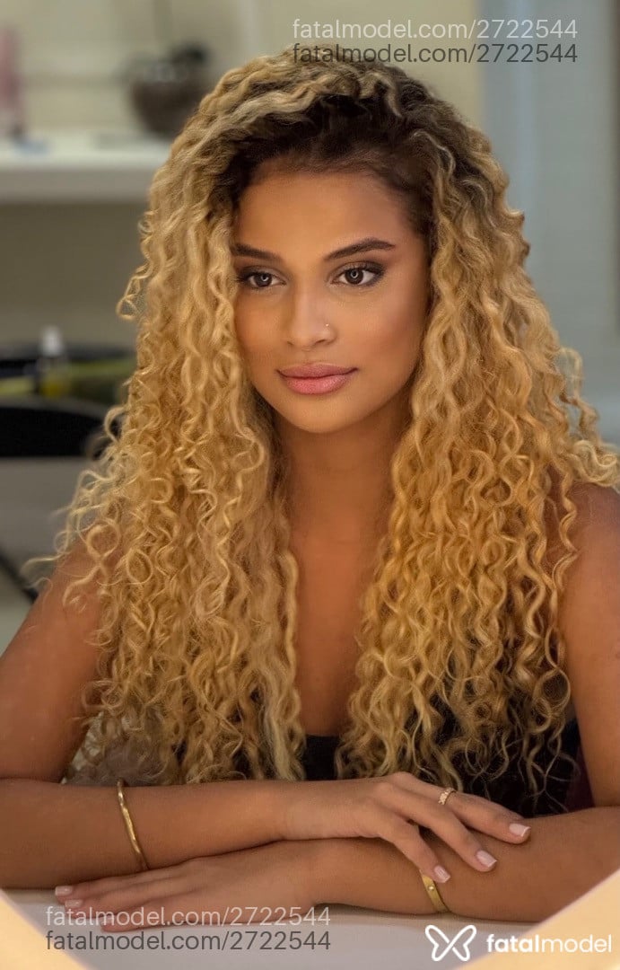 Acompanhante mulher loira (o) de olhos castanhos em São Paulo - Eliza Vidal