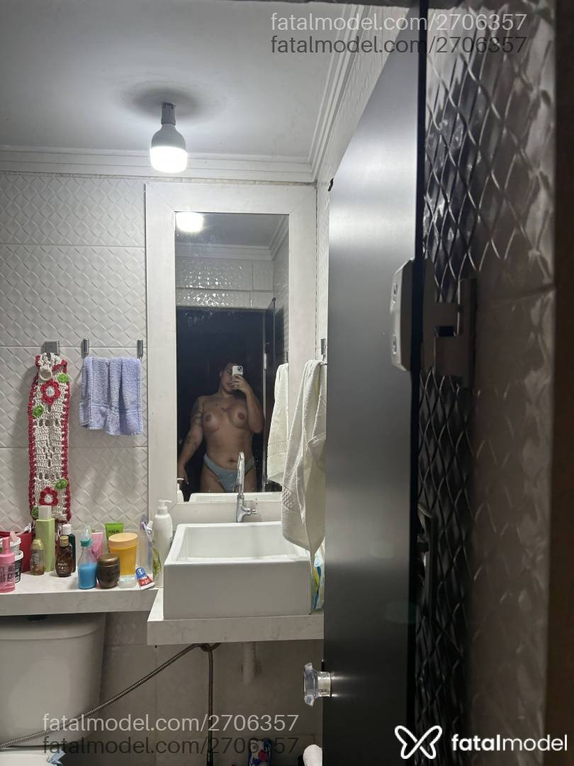 Acompanhante mulher trans morena (o) de olhos castanhos em Virtual - Gabriela Paraísoo