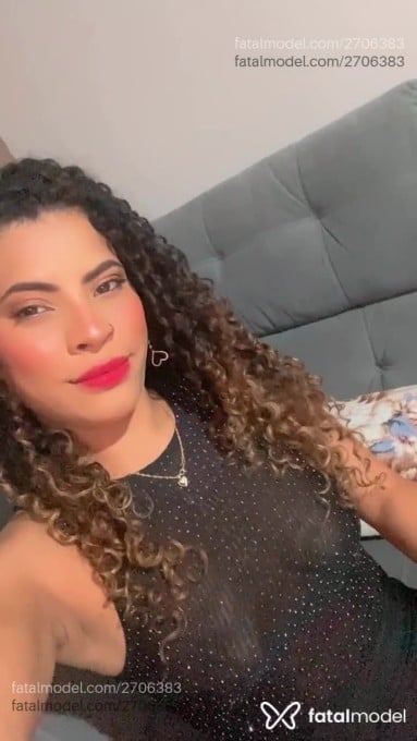 Acompanhante mulher morena (o) de olhos castanhos - Morena Acompanhante mulher morena (o) de olhos castanhos - Morena