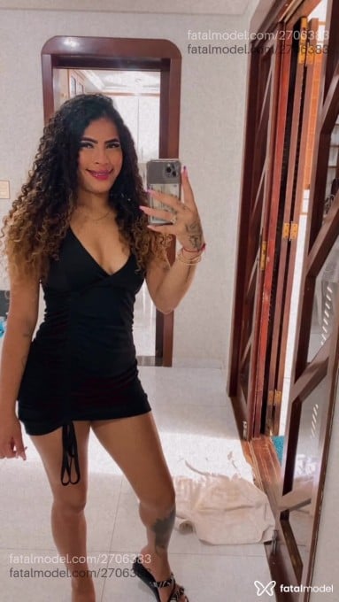 Acompanhante mulher morena (o) de olhos castanhos - Morena Acompanhante mulher morena (o) de olhos castanhos - Morena