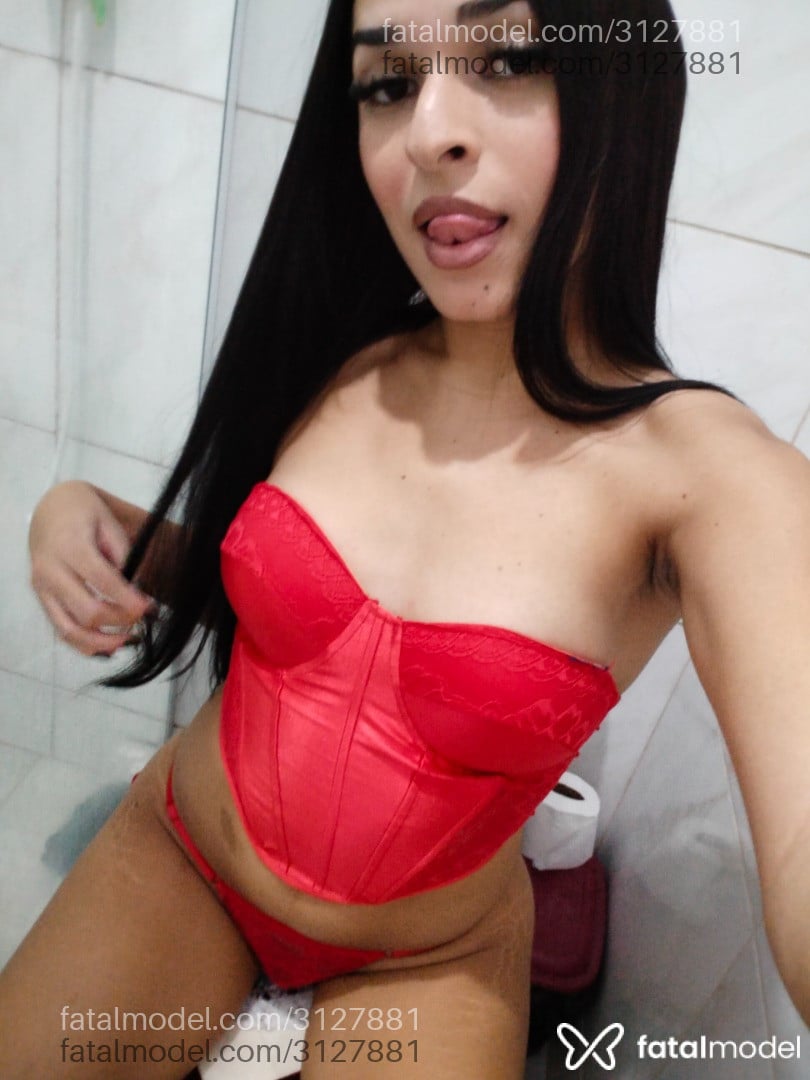 Acompanhante mulher trans morena (o) de olhos pretos em Rio de Janeiro - Agathinha