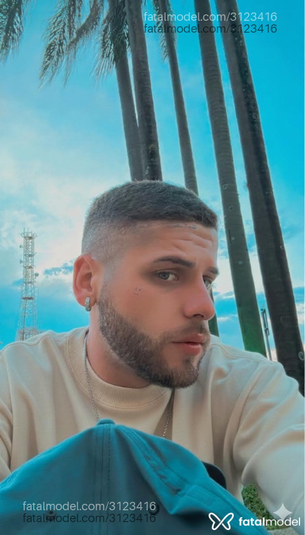 Acompanhante homem loira (o) de olhos verdes - Thiago