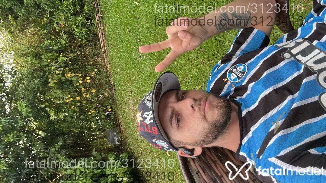Acompanhante homem loira (o) de olhos verdes - Thiago