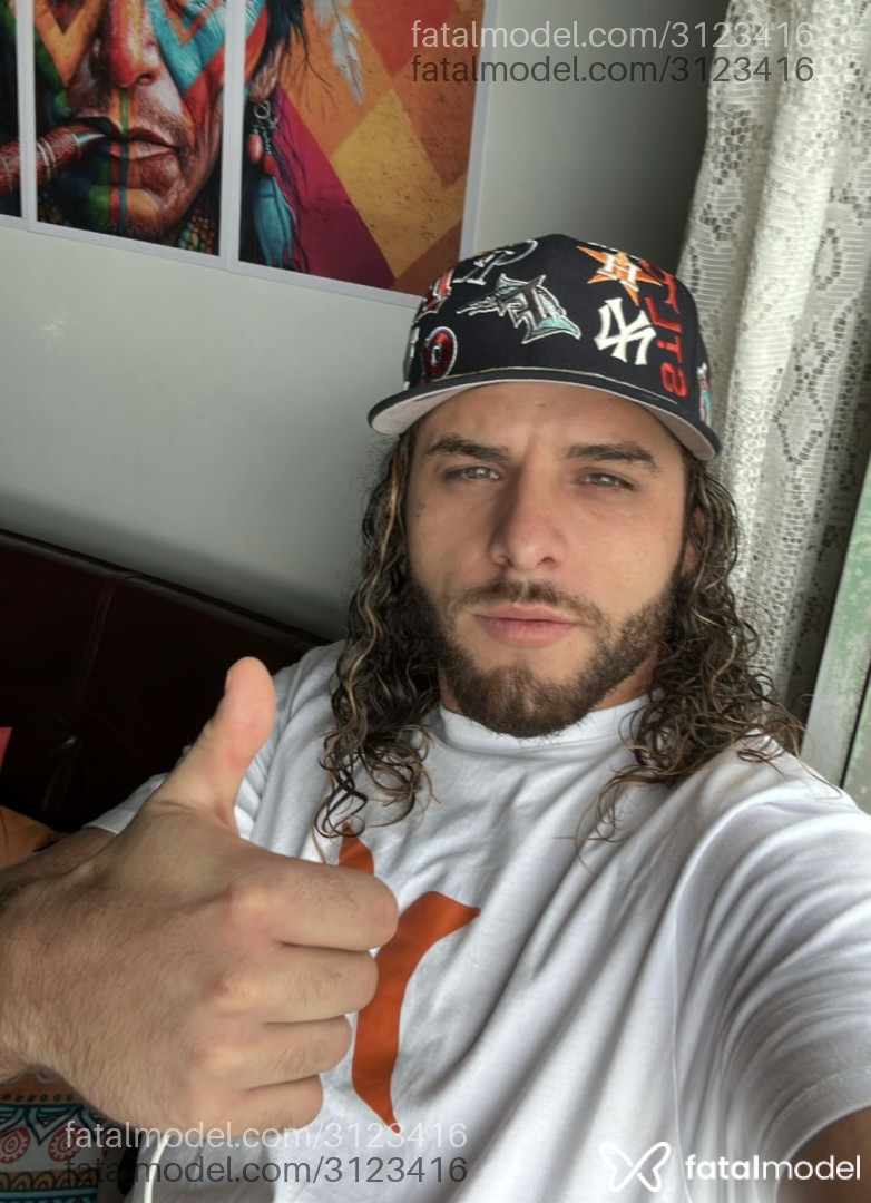 Acompanhante homem loira (o) de olhos verdes - Thiago