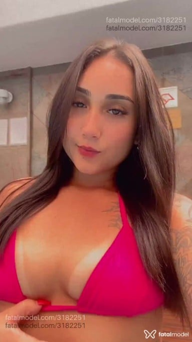 Acompanhante mulher morena (o) de olhos castanhos - Ana Beatriz Acompanhante mulher morena (o) de olhos castanhos - Ana Beatriz