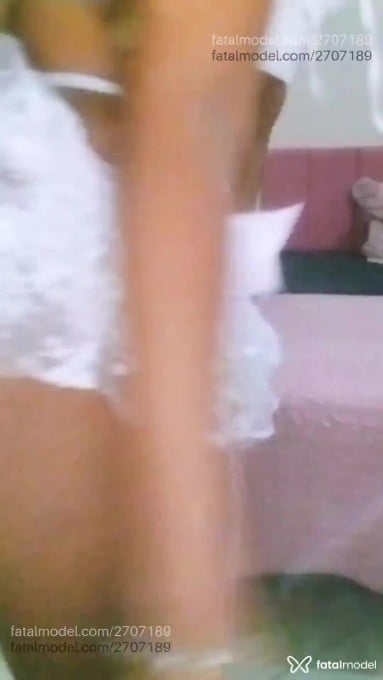 Acompanhante mulher loira (o) de olhos verdes em Guarapari - Vikiloira