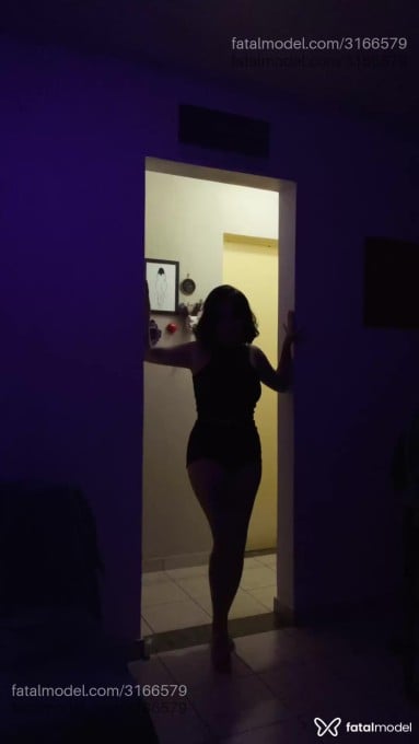 Acompanhante mulher morena (o) de olhos castanhos em Virtual - Vampira