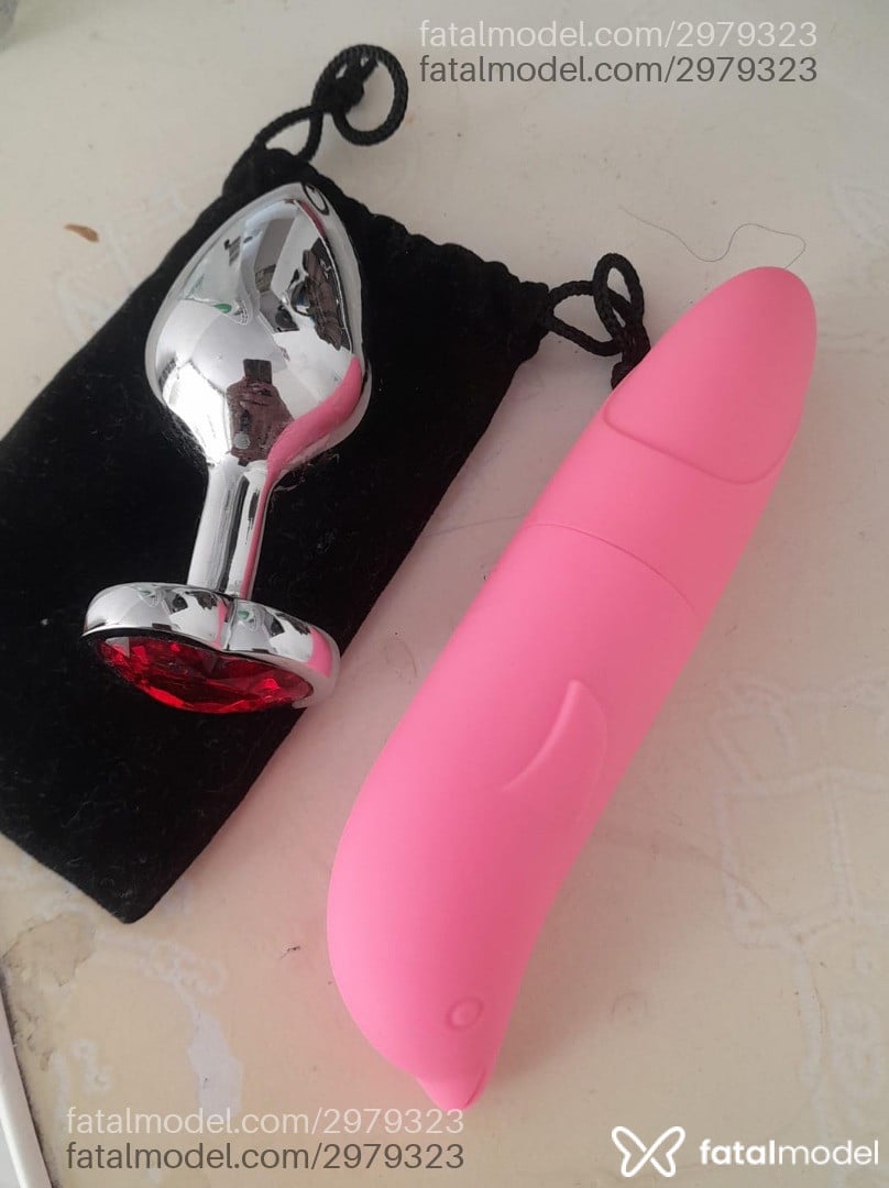 Acompanhante mulher com cabelo castanho de olhos pretos em Virtual Acompanhante mulher com cabelo castanho de olhos pretos em Virtual - Anitta