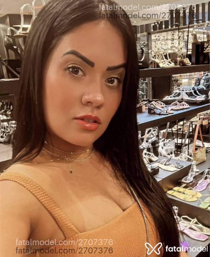 Acompanhante mulher morena (o) de olhos pretos - Sofia