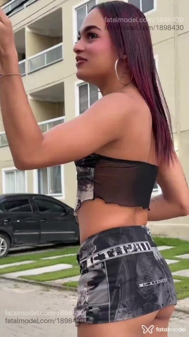 Acompanhante mulher trans ruiva (o) de olhos castanhos em Resende - Mickaela