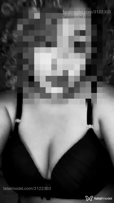 Acompanhante mulher loira (o) de olhos castanhos em Virtual Acompanhante mulher loira (o) de olhos castanhos em Virtual - Mini