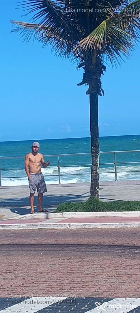 Acompanhante homem com cabelo castanho de olhos mel em Campo Grande - Rafael