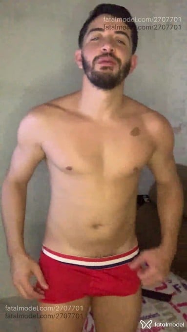 Acompanhante homem com cabelo castanho de olhos azuis - Boynatalense Acompanhante homem com cabelo castanho de olhos azuis - Boynatalense