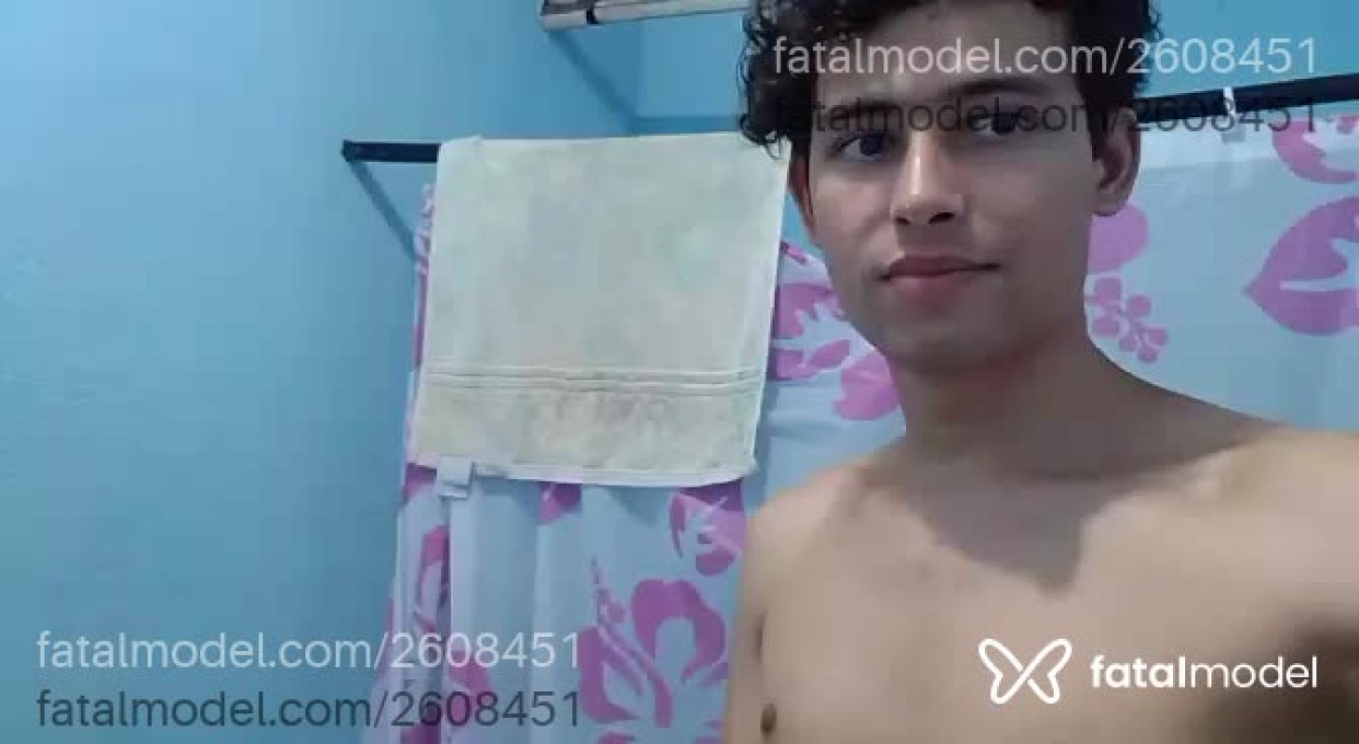 Acompanhante homem com cabelo castanho de olhos castanhos - Lucas Acompanhante homem com cabelo castanho de olhos castanhos - Lucas