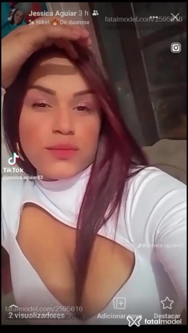 Acompanhante mulher com cabelo colorido de olhos castanhos em Fazenda Rio Grande Acompanhante mulher com cabelo colorido de olhos castanhos em Fazenda Rio Grande - Emanuellyruiva