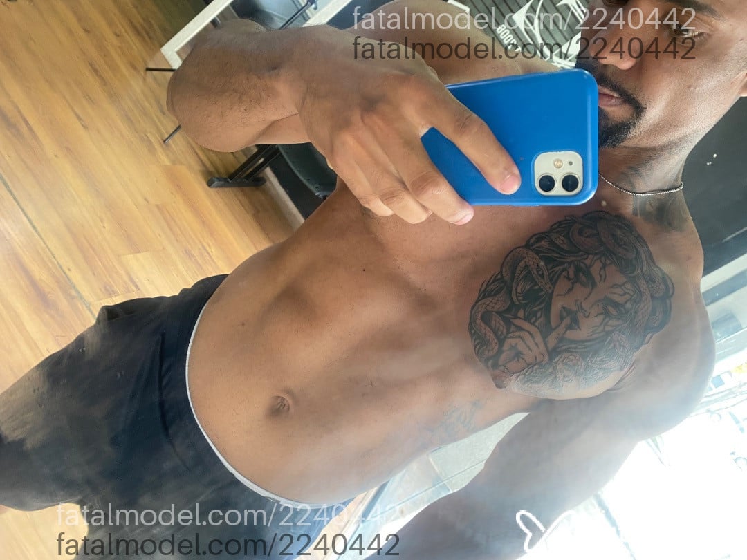 Acompanhante homem morena (o) de olhos pretos em Vitória Acompanhante homem morena (o) de olhos pretos em Vitória - Eros