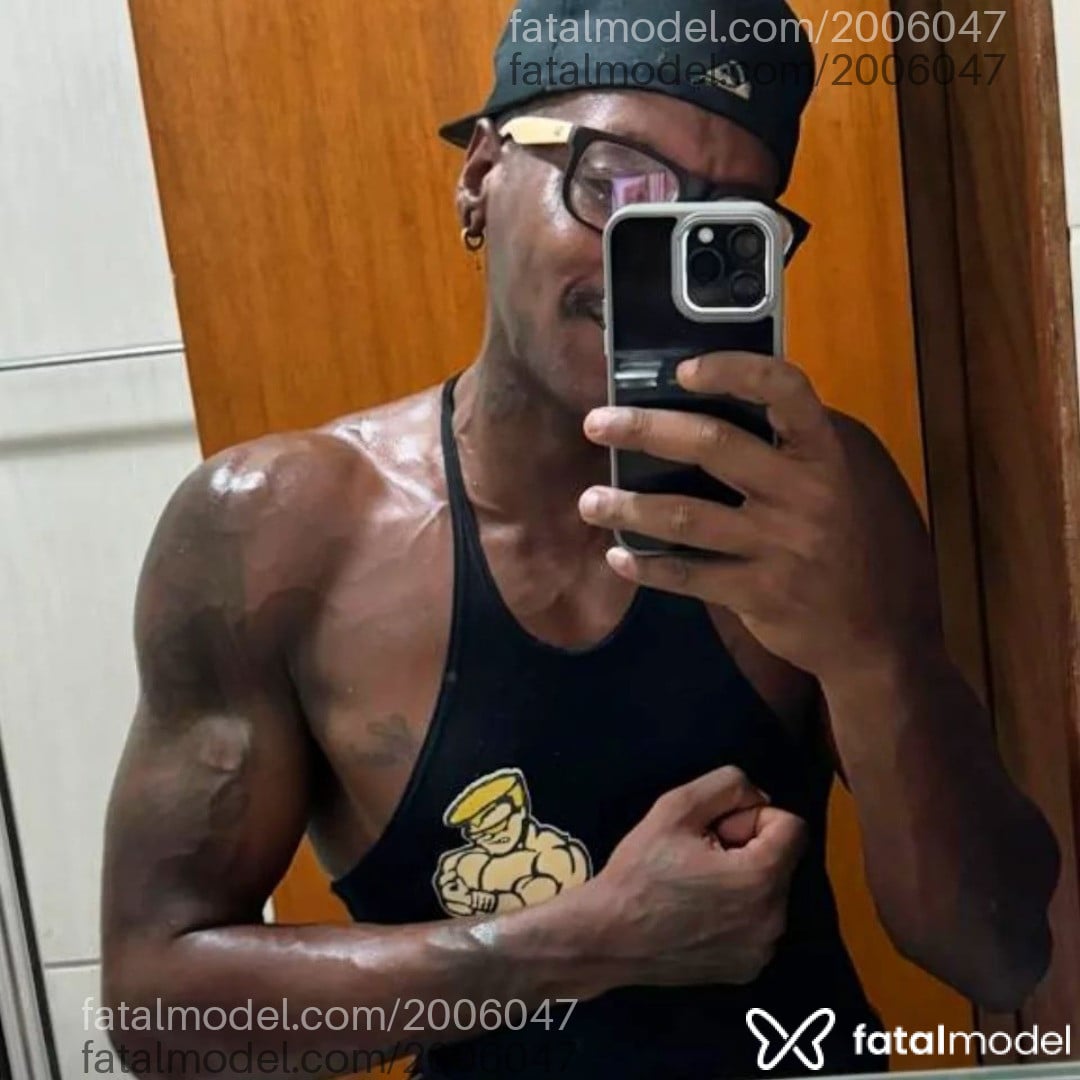 Acompanhante homem morena (o) de olhos castanhos em Taquaritinga - Santinon