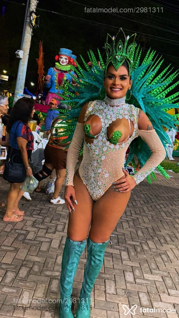 Acompanhante mulher trans morena (o) de olhos castanhos em Campo Grande - Isabella Di Castr