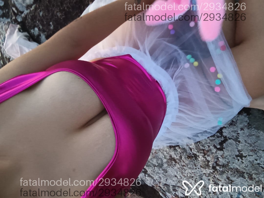 Acompanhante mulher morena (o) de olhos castanhos em Virtual Acompanhante mulher morena (o) de olhos castanhos em Virtual - Bendita Maria