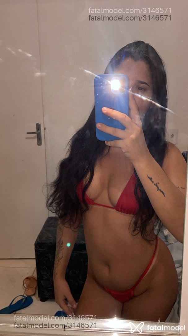 Acompanhante mulher com cabelo castanho de olhos castanhos - Vitoria
