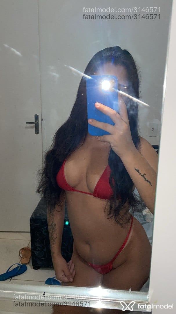 Acompanhante mulher com cabelo castanho de olhos castanhos - Vitoria