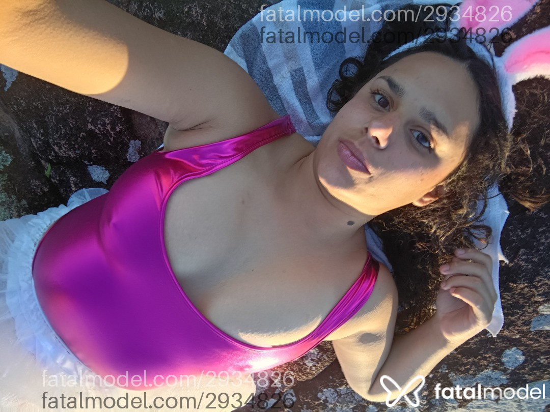 Acompanhante mulher morena (o) de olhos castanhos em Virtual Acompanhante mulher morena (o) de olhos castanhos em Virtual - Bendita Maria