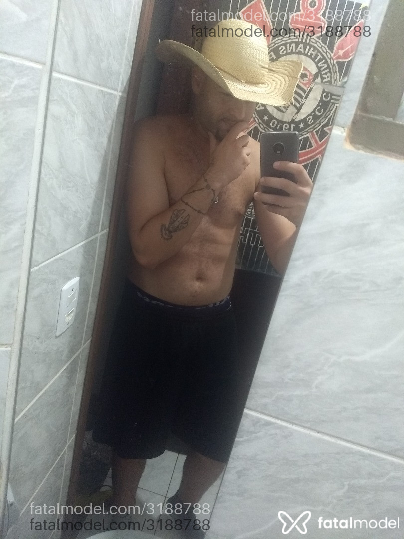 Acompanhante homem com cabelo castanho de olhos castanhos em Virtual Acompanhante homem com cabelo castanho de olhos castanhos em Virtual - Cowboymatuto