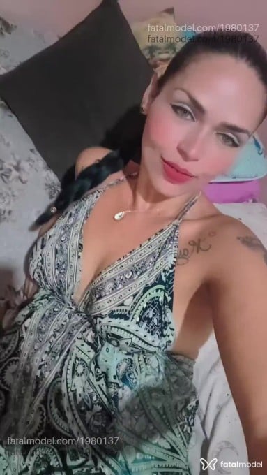 Acompanhante mulher morena (o) de olhos verdes - Paola Sanshez Acompanhante mulher morena (o) de olhos verdes - Paola Sanshez